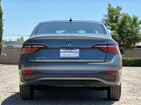 Certified 2024 Volkswagen Jetta SE FWD image 5