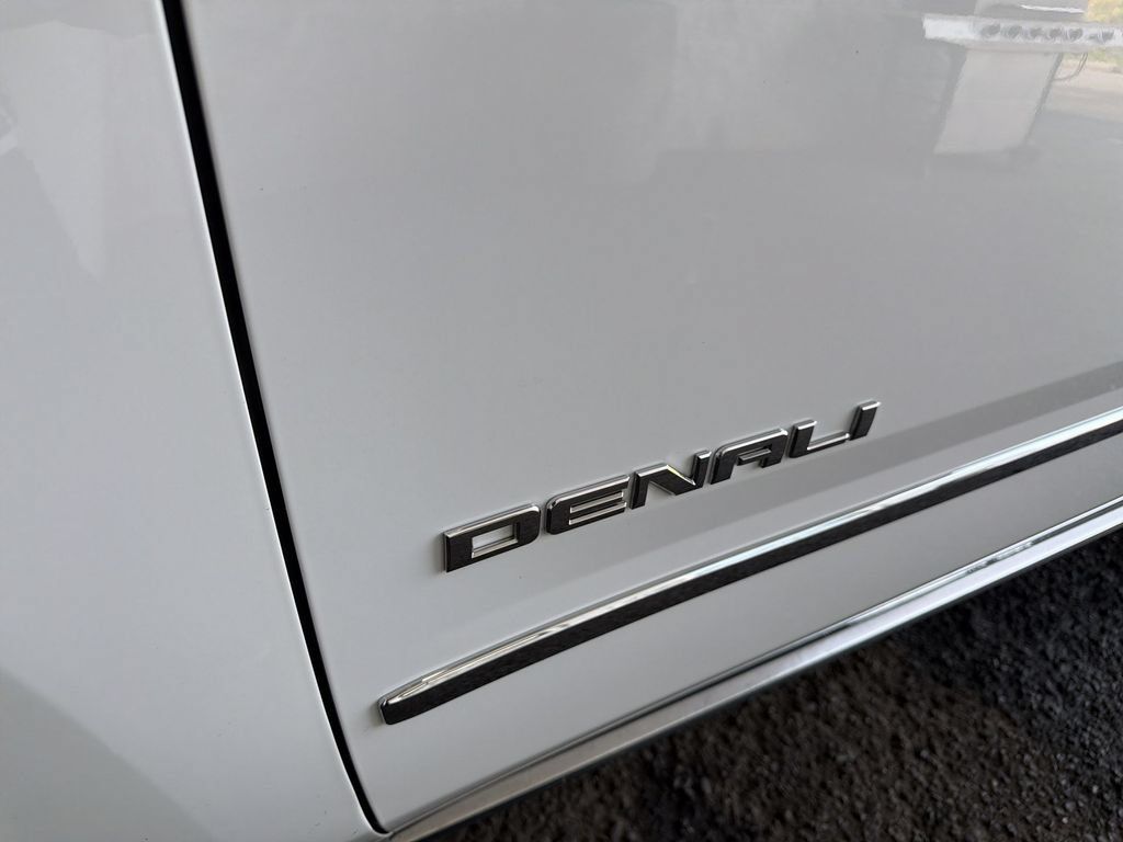 Certified 2020 GMC Yukon Denali w/ Denali Ultimate Package AWD/4WD image 34