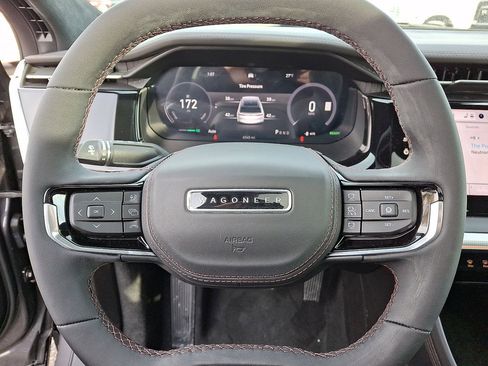 Used 2024 Jeep Wagoneer Launch Edition image 16
