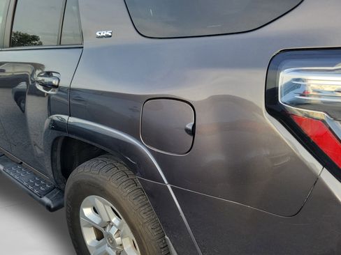 Used 2016 Toyota 4Runner SR5 image 19