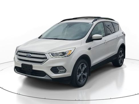 Used 2018 Ford Escape SEL w/ Canadian Touring Package AWD/4WD image 2