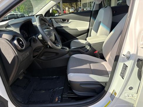 Used 2022 Hyundai Kona SE FWD image 13