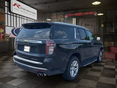 Used 2021 Chevrolet Tahoe Premier w/ Premium Package RWD image 6