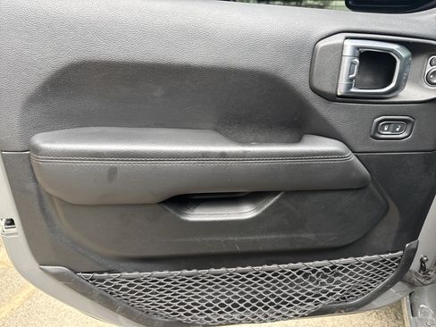 Used 2021 Jeep Wrangler Unlimited Sahara AWD/4WD image 10