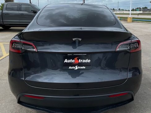 Used 2024 Tesla Model Y Long Range image 11