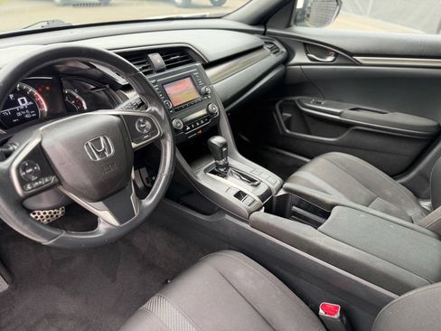 Used 2018 Honda Civic Sport image 9