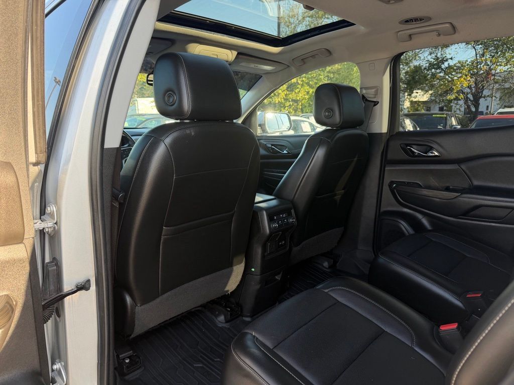 Used 2020 GMC Acadia SLT w/ Trailering Package FWD image 29