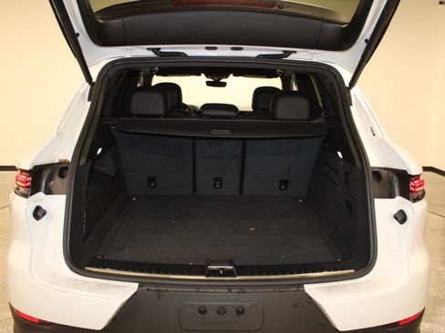 Certified 2025 Porsche Cayenne image 36