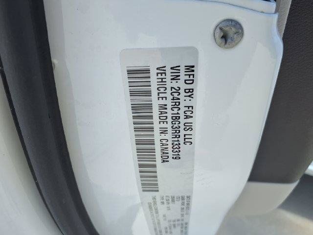 Used 2024 Chrysler Pacifica Touring-L FWD image 40