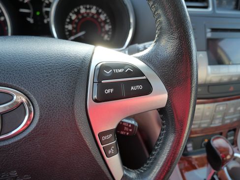 Used 2012 Toyota Highlander Limited image 28