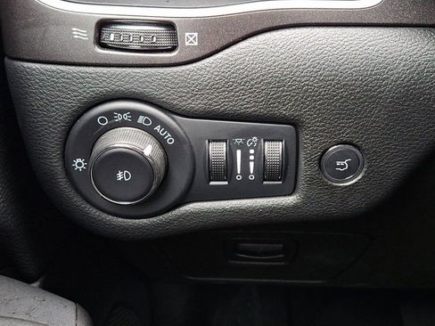 Certified 2022 Jeep Cherokee Trailhawk w/ Comfort/Convenience Group image 30