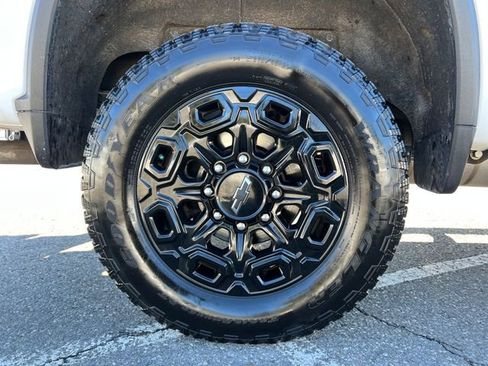 Used 2023 Chevrolet Silverado 2500 LTZ w/ LTZ Plus Package image 14