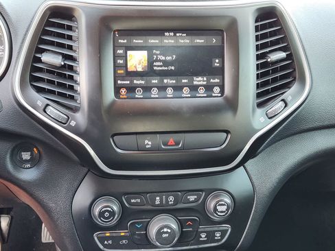 Used 2020 Jeep Cherokee Latitude Plus FWD image 15