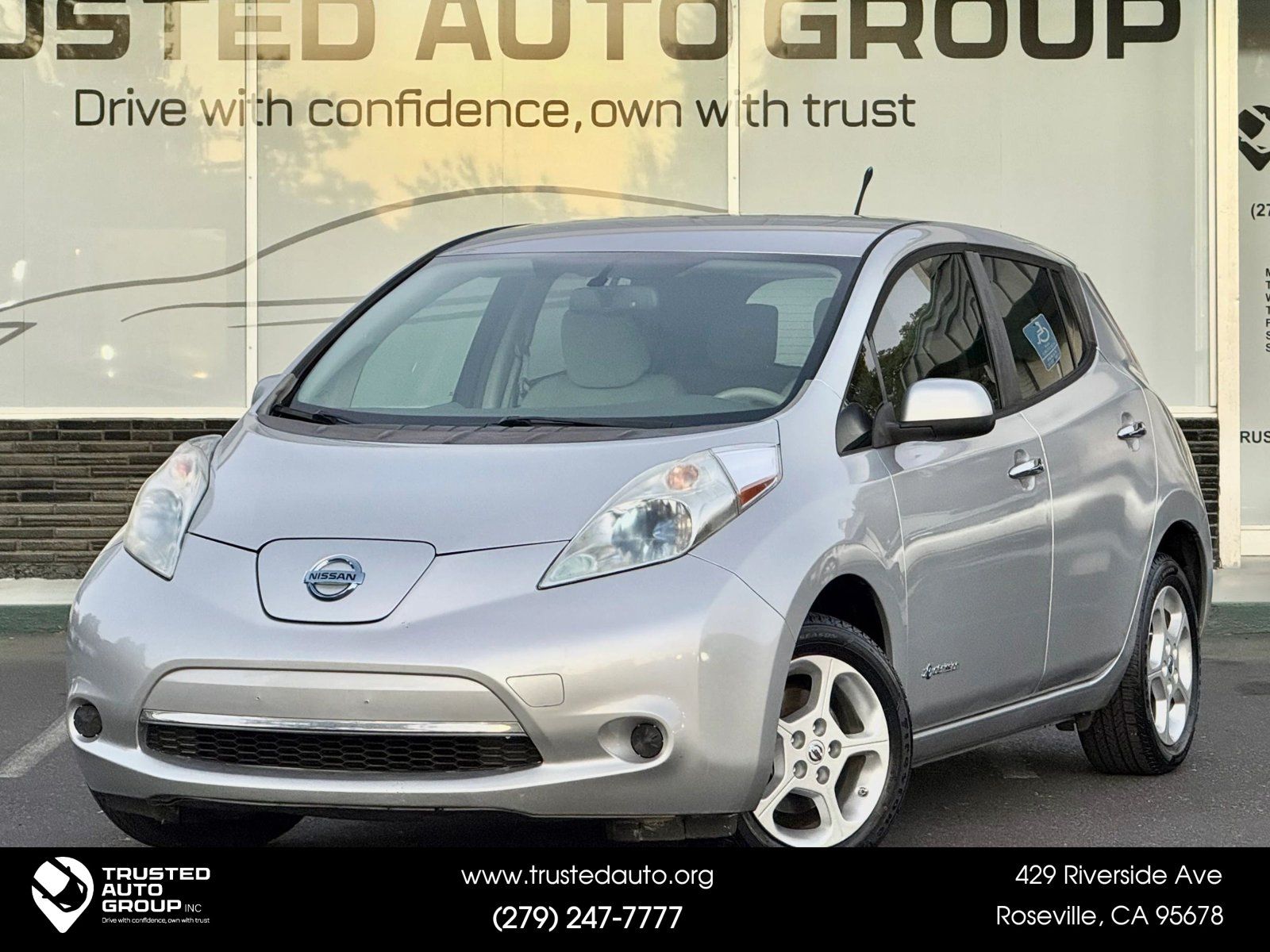 Used 2013 Nissan Leaf SV FWD image 1