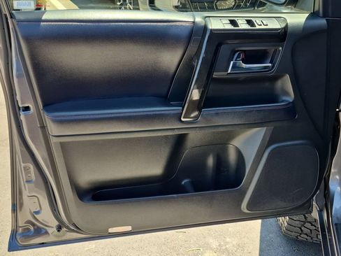 Used 2019 Toyota 4Runner TRD Off-Road Premium AWD/4WD image 15