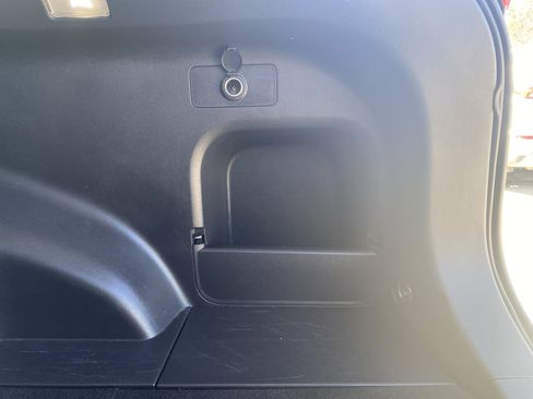 Used 2023 Toyota RAV4 XLE Premium image 28