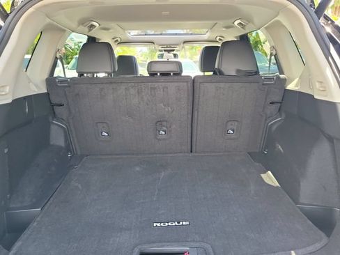 Used 2023 Nissan Rogue SV w/ SV Premium B Package FWD image 8