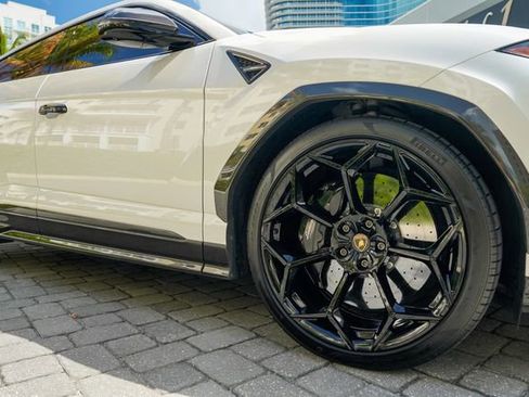 Used 2023 Lamborghini Urus Performante image 36
