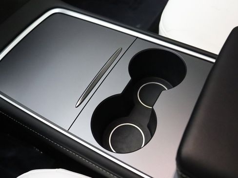 Used 2023 Tesla Model 3 Standard Range image 58