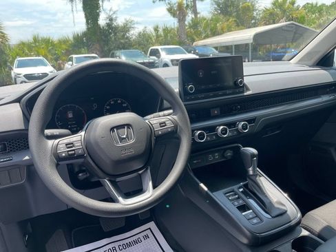 Used 2025 Honda CR-V EX image 14