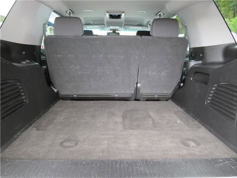 Used 2018 Chevrolet Tahoe LS w/ Skid Plate Package image 28