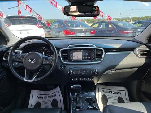 Used 2017 Kia Sorento SX image 21