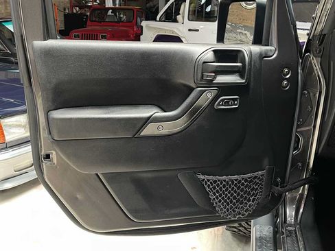 Used 2017 Jeep Wrangler Unlimited Sport w/ Quick Order Package 24S AWD/4WD image 26