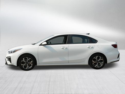 Used 2019 Kia Forte LXS FWD image 4