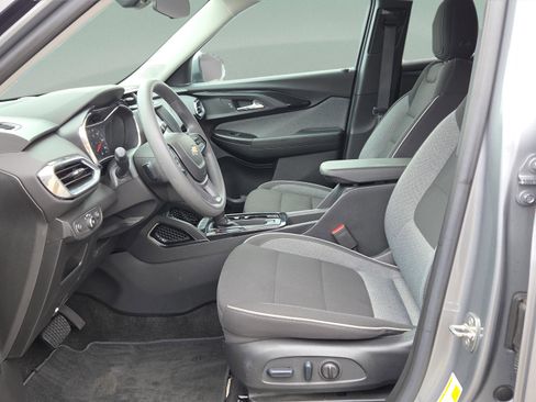 Used 2023 Chevrolet TrailBlazer LT image 11