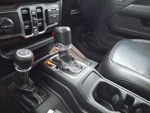 Used 2021 Jeep Wrangler Unlimited Sahara w/ Safety Group image 17