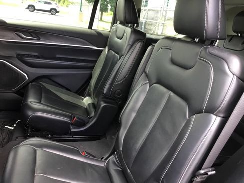 Used 2021 Jeep Grand Cherokee L Limited AWD/4WD image 22