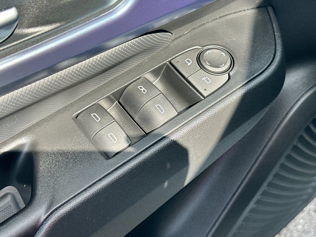 Certified 2024 Chevrolet Equinox EV LT FWD image 17