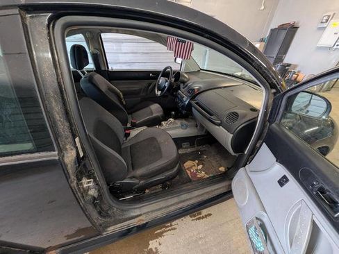 Used 1999 Volkswagen Beetle GLS FWD image 25