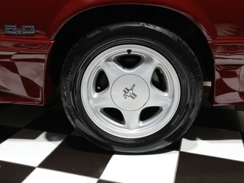 Used 1990 Ford Mustang GT RWD image 34