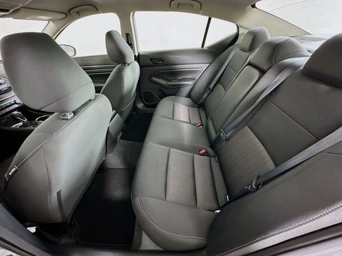 Used 2024 Nissan Altima 2.5 SV image 25