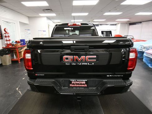 Used 2023 GMC Canyon Denali AWD/4WD image 7