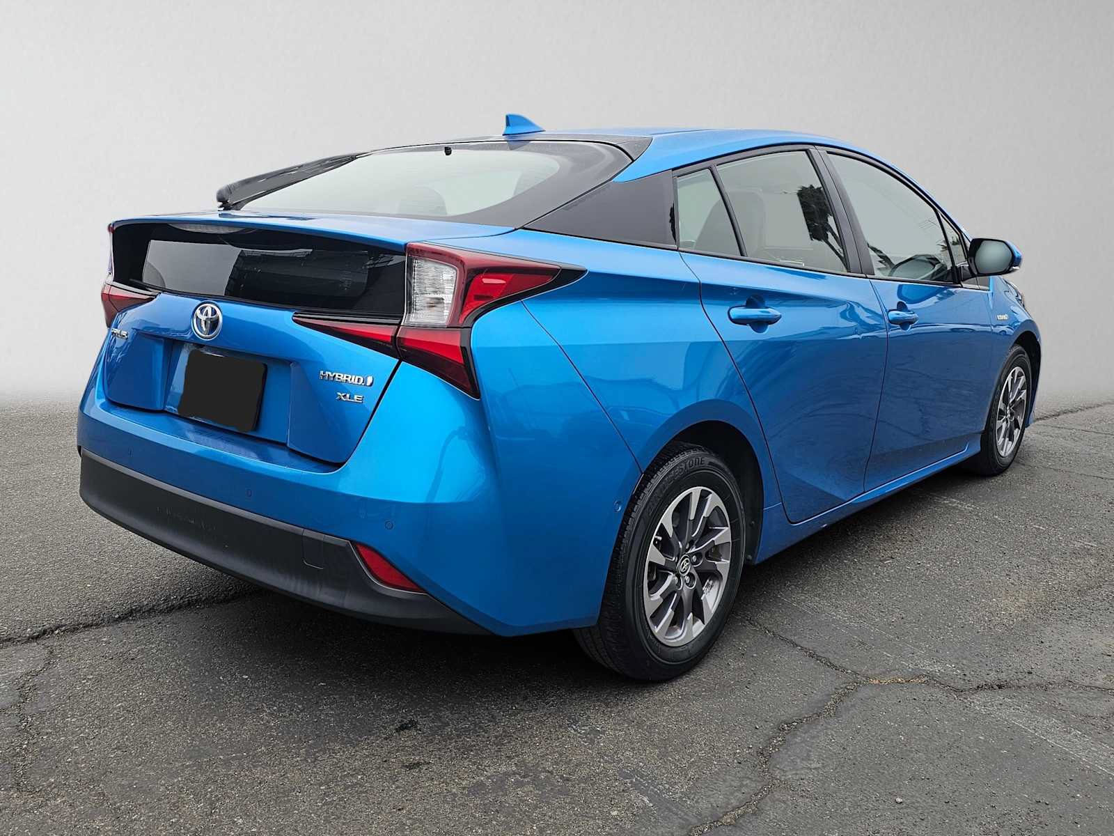 Used 2019 Toyota Prius XLE w/ Premium Convenience Package FWD image 3