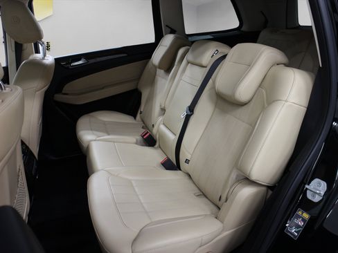 Used 2018 Mercedes-Benz GLS 450 4MATIC image 17