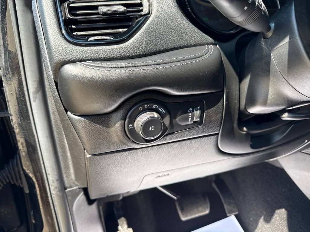 Used 2021 Dodge Durango SXT AWD/4WD image 29