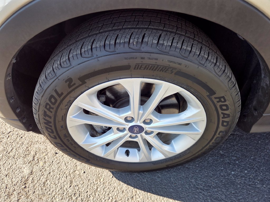 Used 2017 Ford Escape SE AWD/4WD image 26