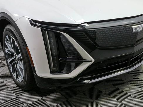 Used 2024 Cadillac Lyriq Sport AWD/4WD image 36
