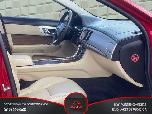 Used 2015 Jaguar XF Premium image 15