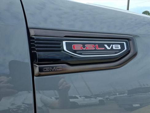 Used 2025 GMC Sierra 1500 AT4X image 10