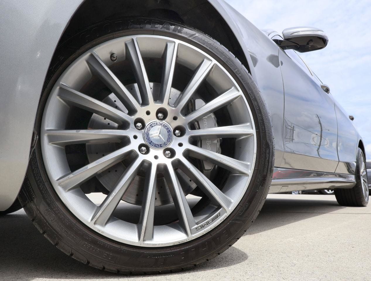 Used 2015 Mercedes-Benz S 550 Sedan image 26
