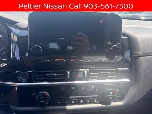 Used 2023 Nissan Pathfinder SL w/ SL Premium Package FWD image 10