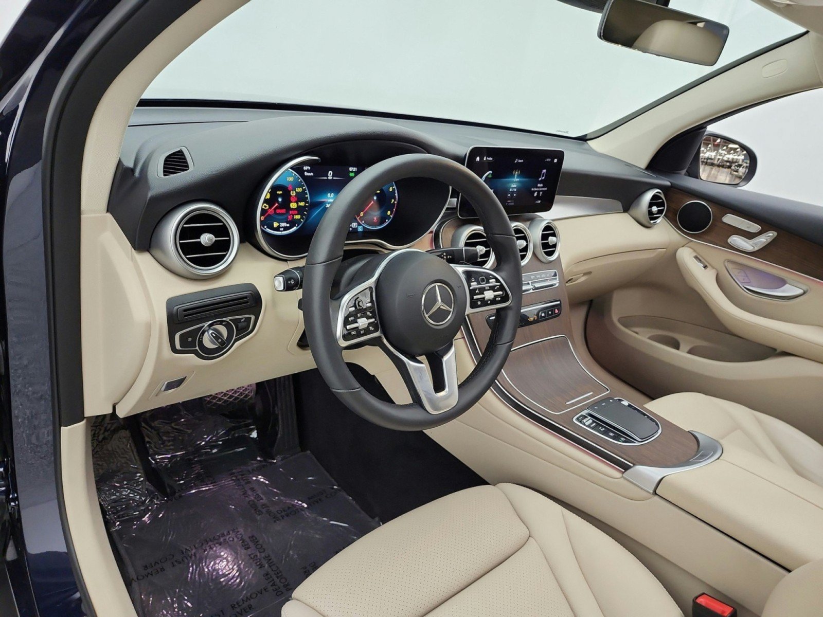 Certified 2023 Mercedes-Benz GLC 300 4MATIC Coupe image 9