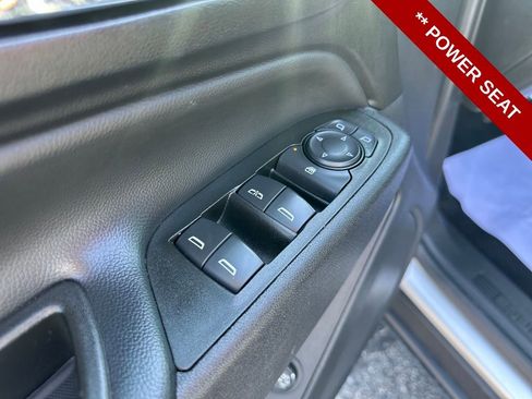 Used 2021 Chevrolet Equinox LT w/ Driver Convenience Package image 15