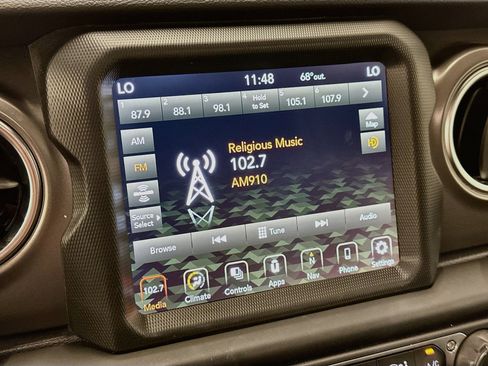 Used 2022 Jeep Wrangler Unlimited Rubicon 4xe AWD/4WD image 21