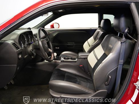 Used 2010 Dodge Challenger R/T w/ Sound Group image 38