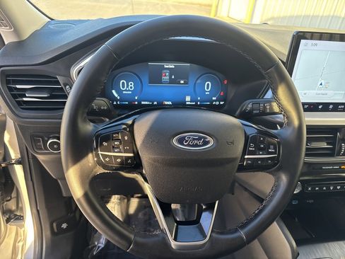 Used 2023 Ford Escape Platinum image 16